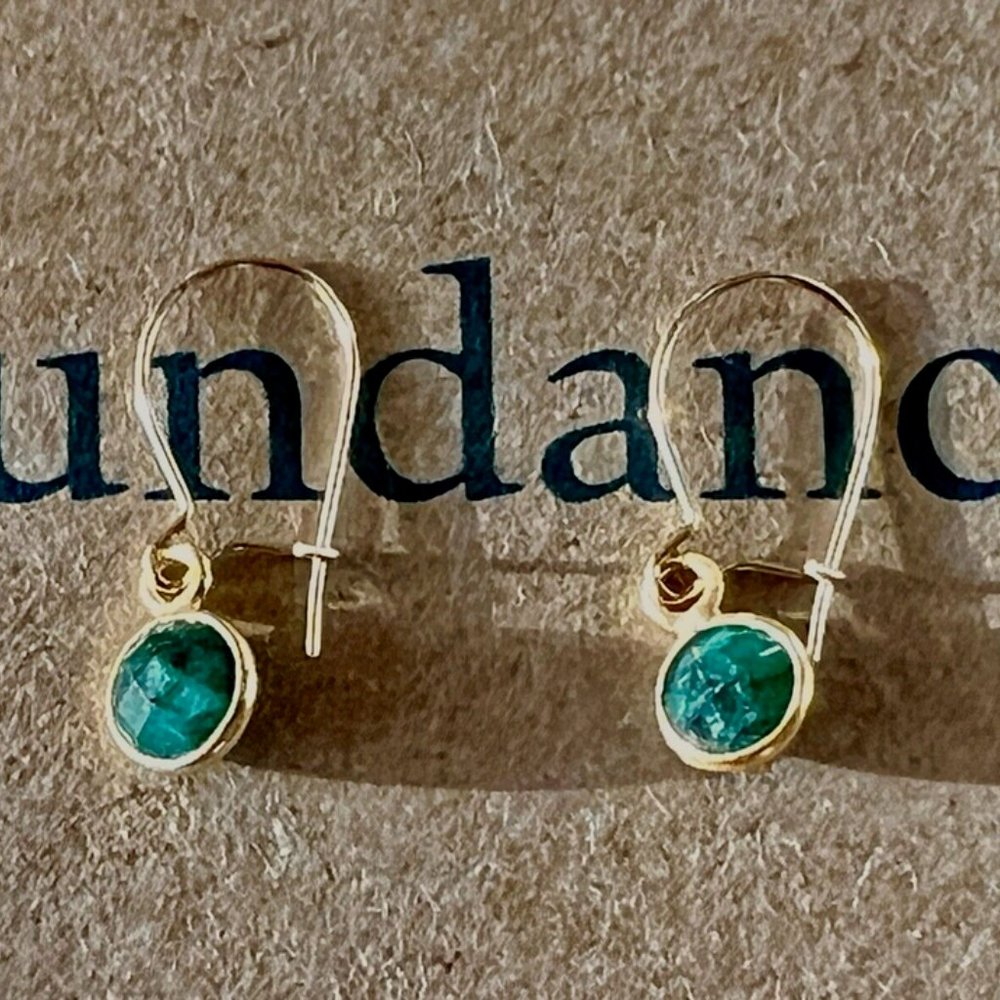 Sundance $88 NEW 3/4" Green EMERALD 12kt Gold GF May Birthstone Gem Earrings